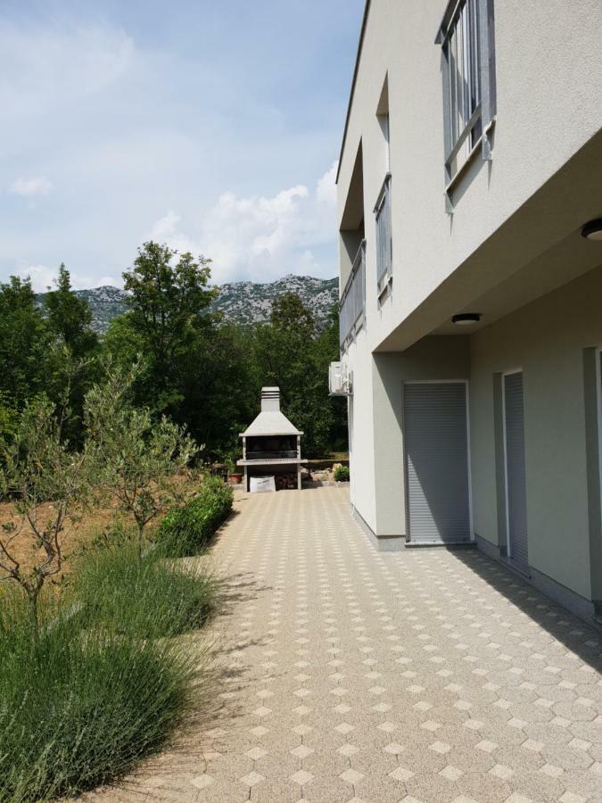 Apartmani Jozic セリネ エクステリア 写真
