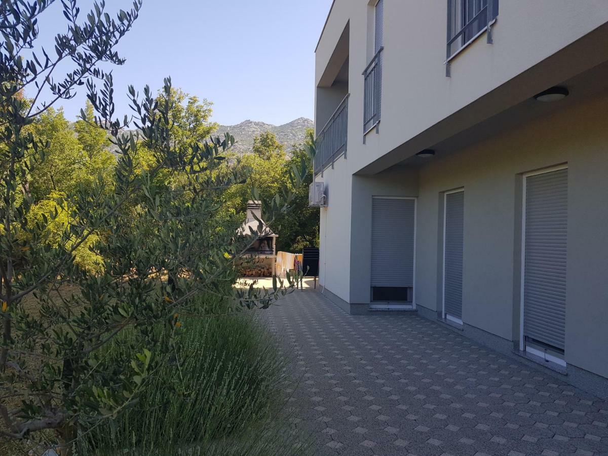 Apartmani Jozic セリネ エクステリア 写真