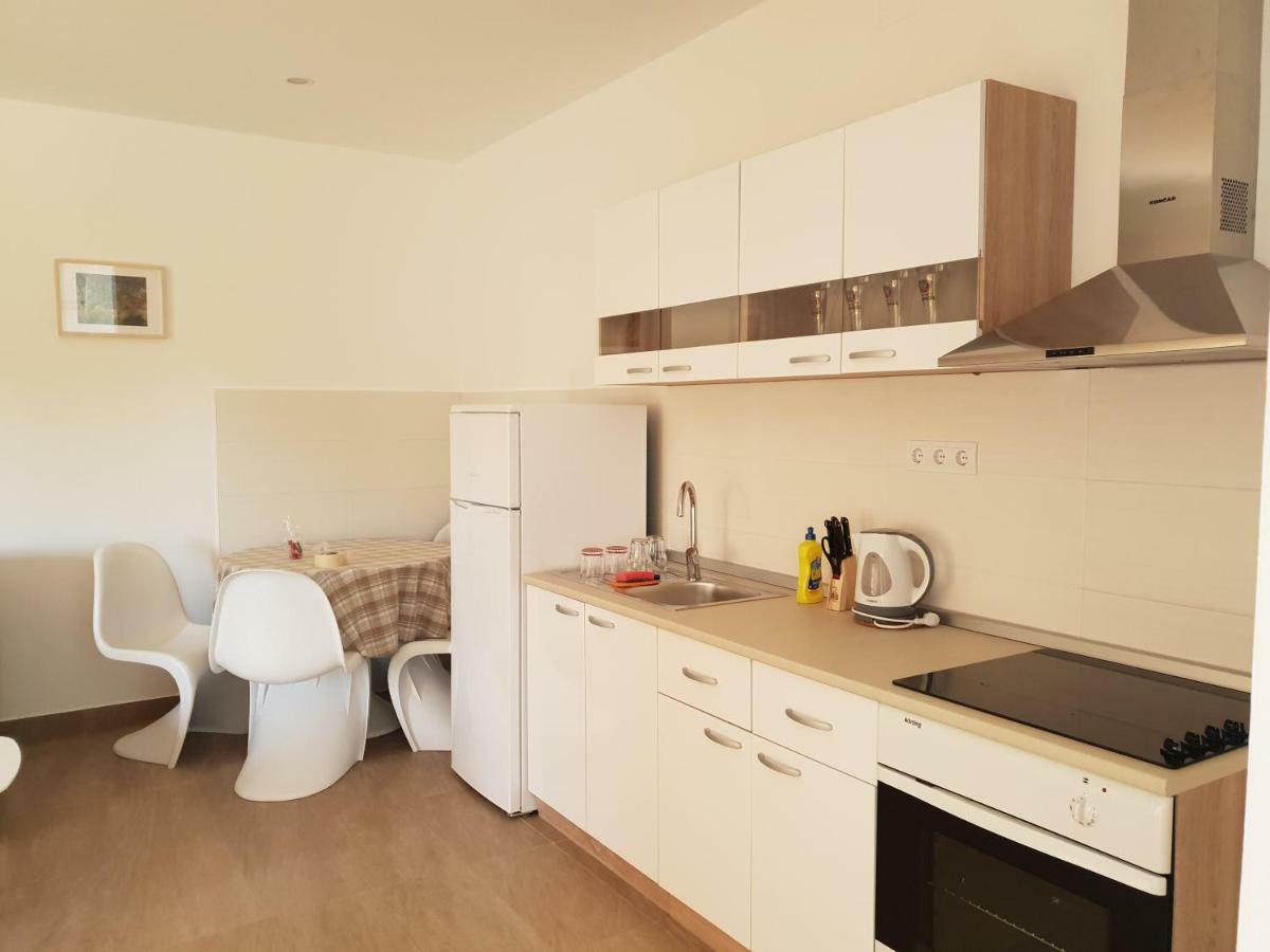 Apartmani Jozic セリネ エクステリア 写真